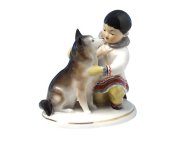 Скульптура ф.Якут с собакой